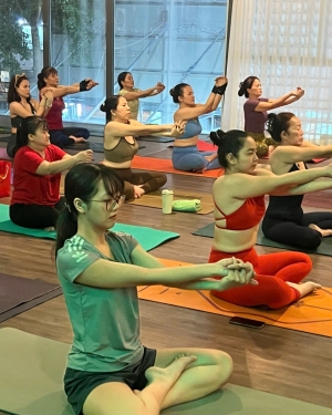 kham-pha-yoga-tri-lieu-tai-long-thanh-phuong-phap-cham-soc-suc-khoe-tu-nhien